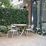 Behind The Tree 3* Hoofddorp