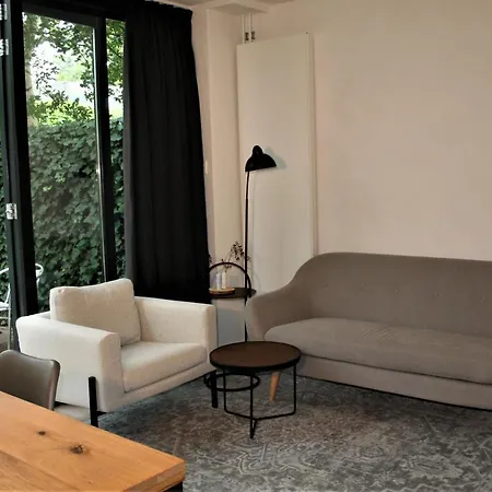 Behind The Tree 3* Hoofddorp